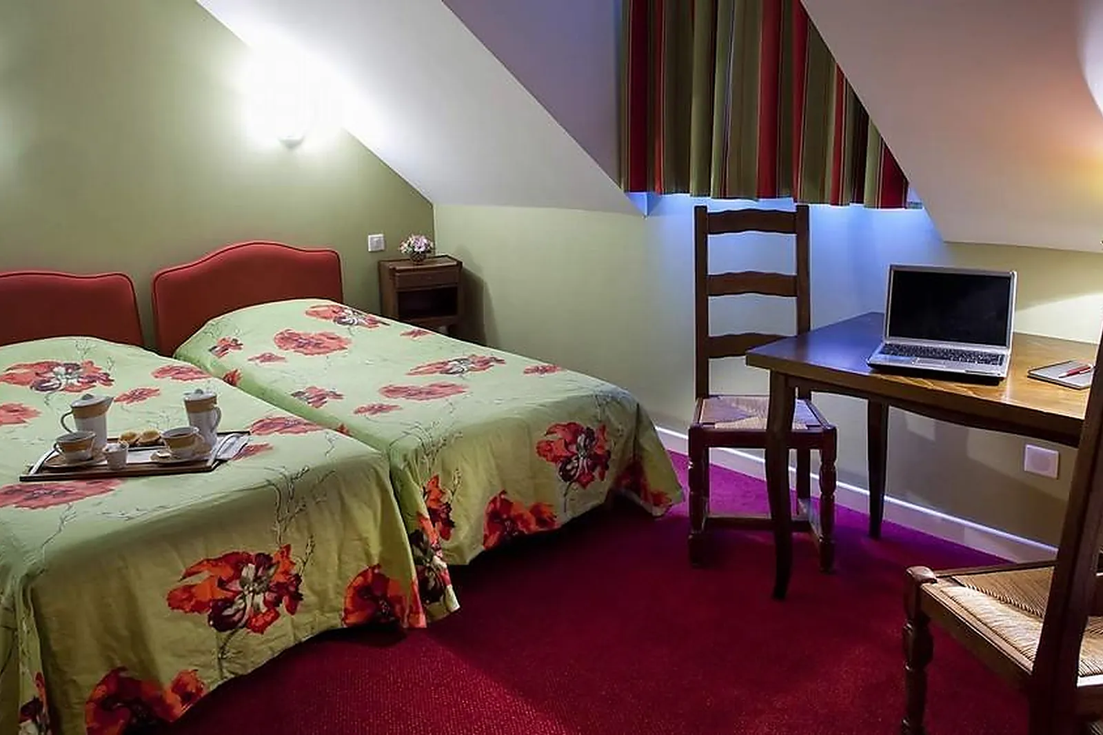 Lieux événementiels, HÔTEL LES GRANDS CRUS