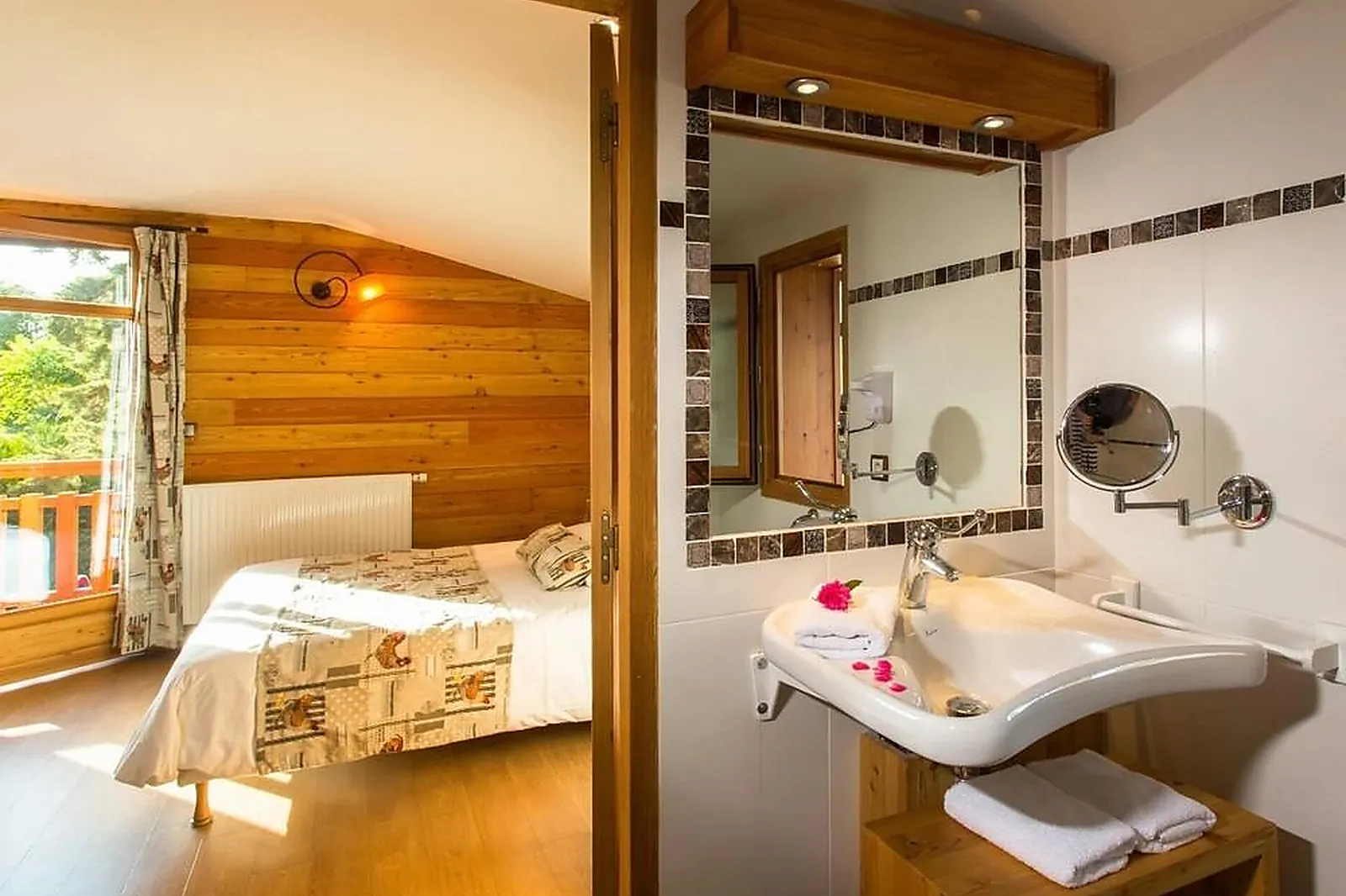 Lieux événementiels, HÔTEL LES PEUPLIERS