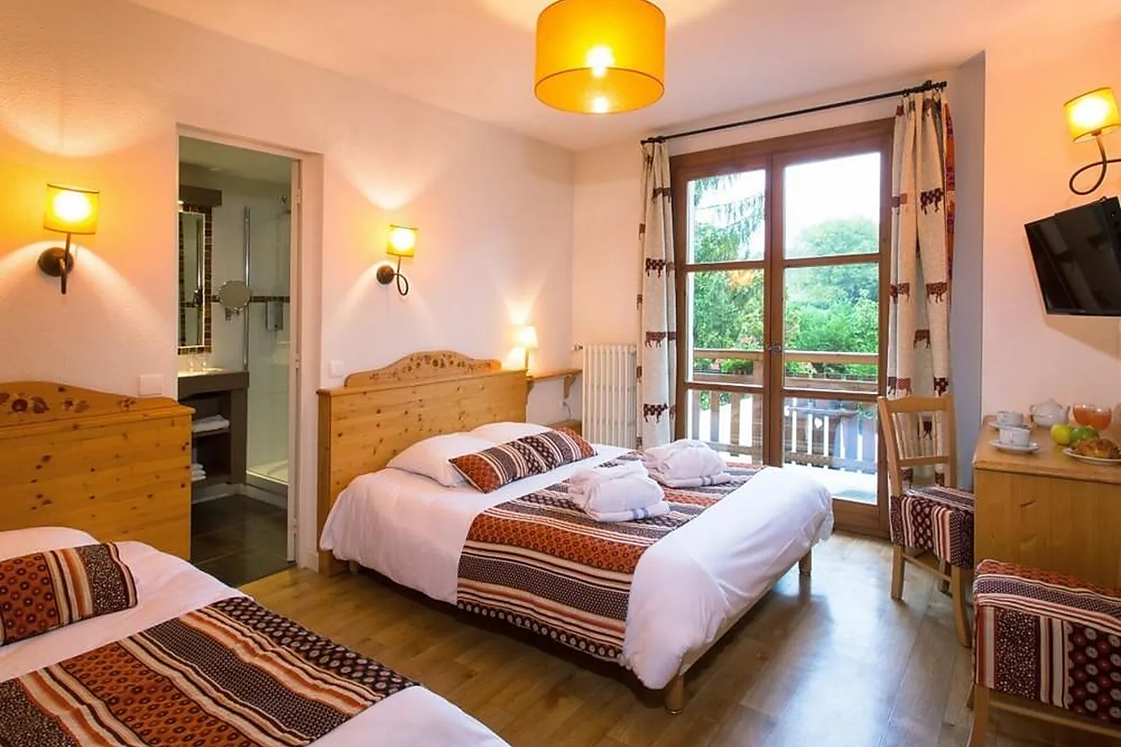 Lieux événementiels, HÔTEL LES PEUPLIERS