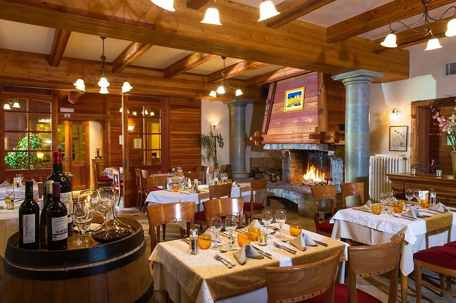 Lieux événementiels, HÔTEL LES PEUPLIERS