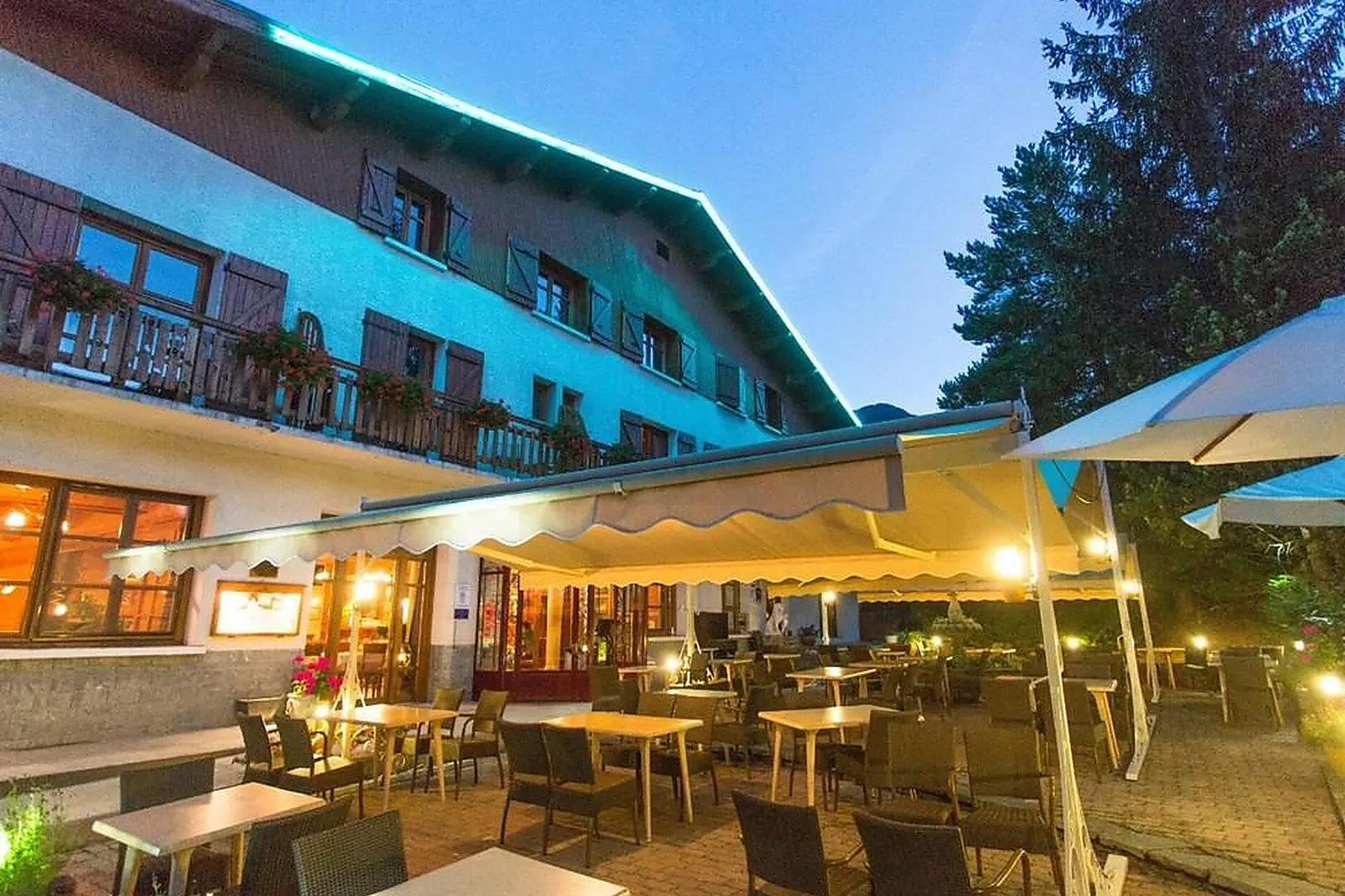 Lieux événementiels, HÔTEL LES PEUPLIERS