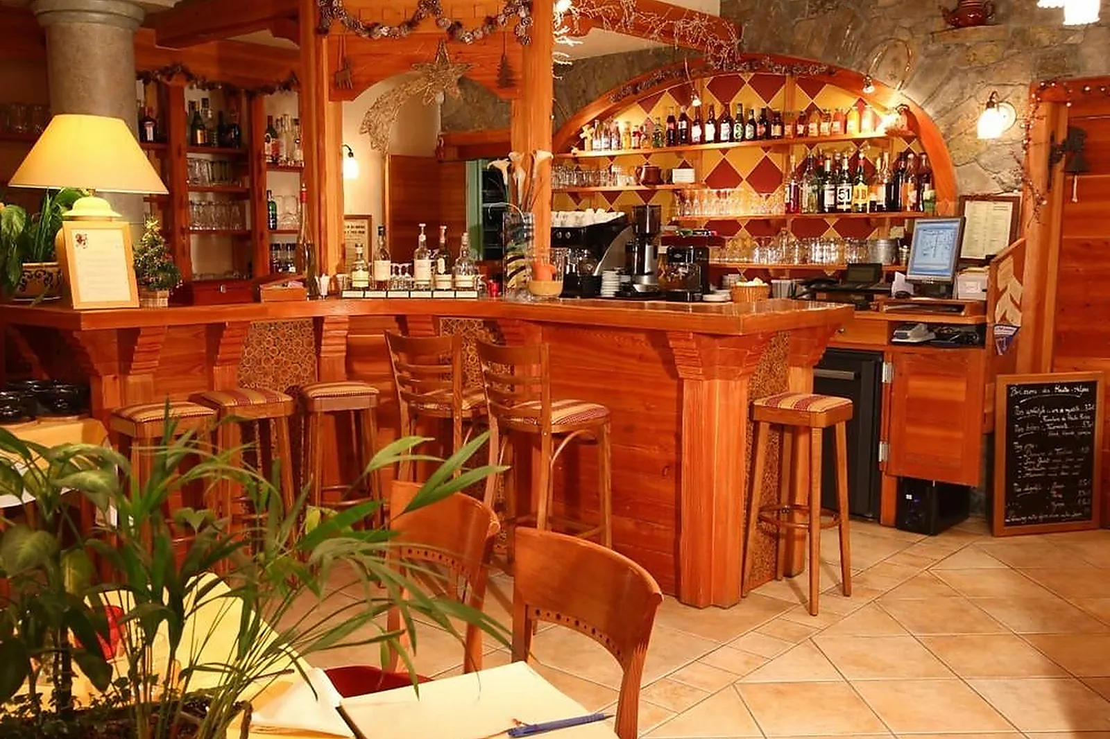 Lieux événementiels, HÔTEL LES PEUPLIERS