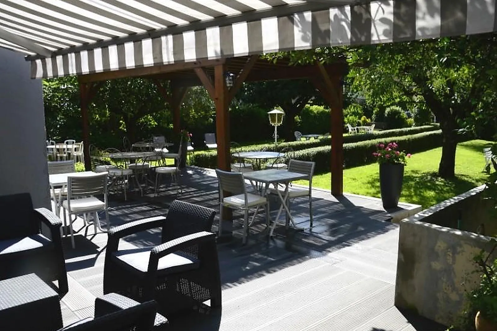 Lieux événementiels, HÔTEL LES TERRASSES