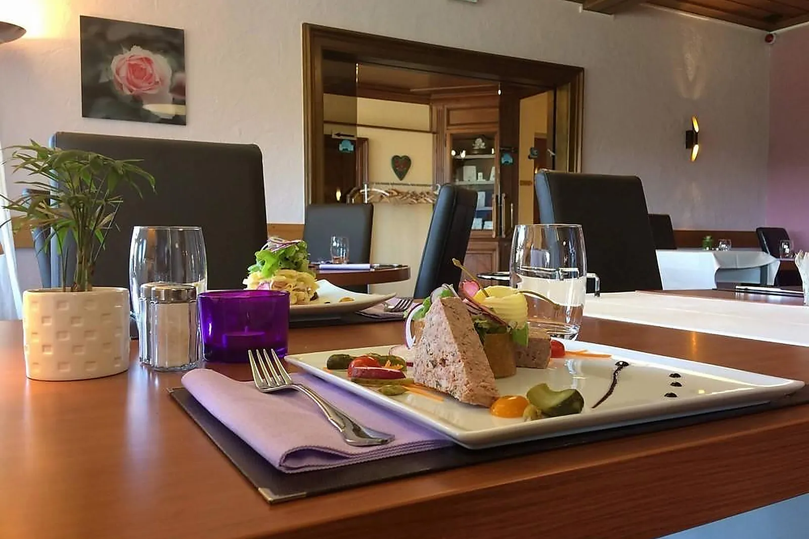 Lieux événementiels, HÔTEL-RESTAURANT AUX TROIS ROSES