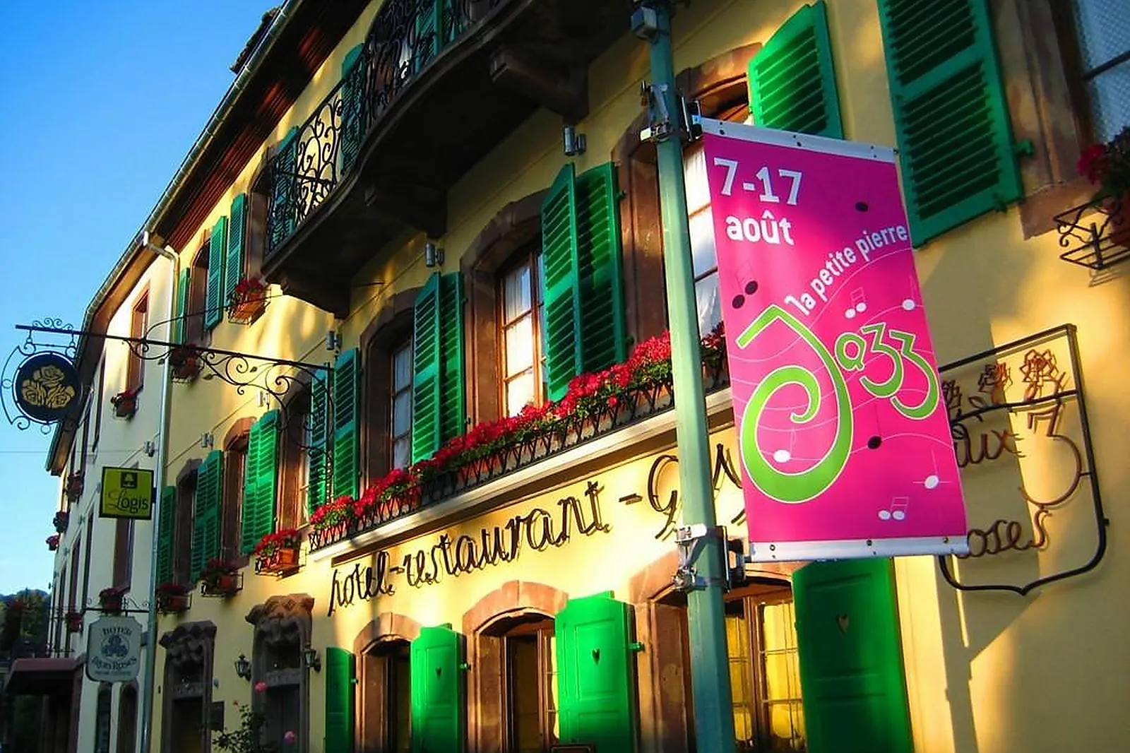 Lieux événementiels, HÔTEL-RESTAURANT AUX TROIS ROSES