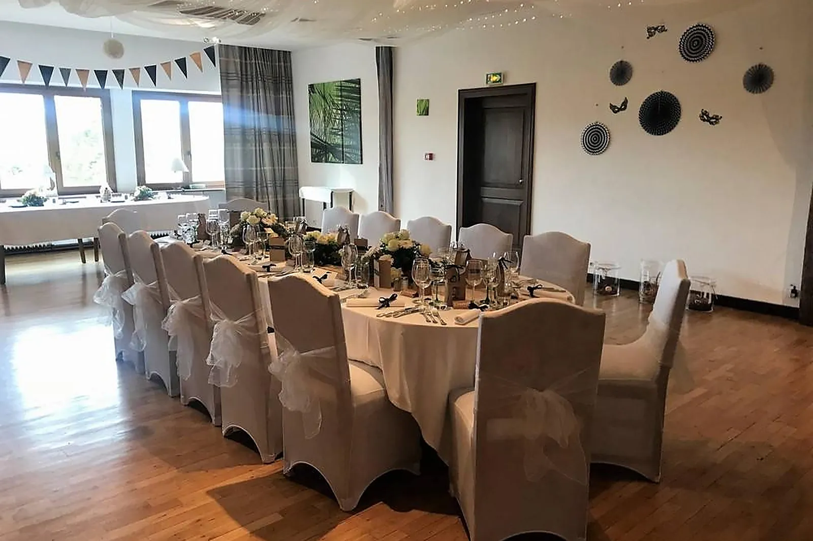 Lieux événementiels, HÔTEL-RESTAURANT AUX TROIS ROSES