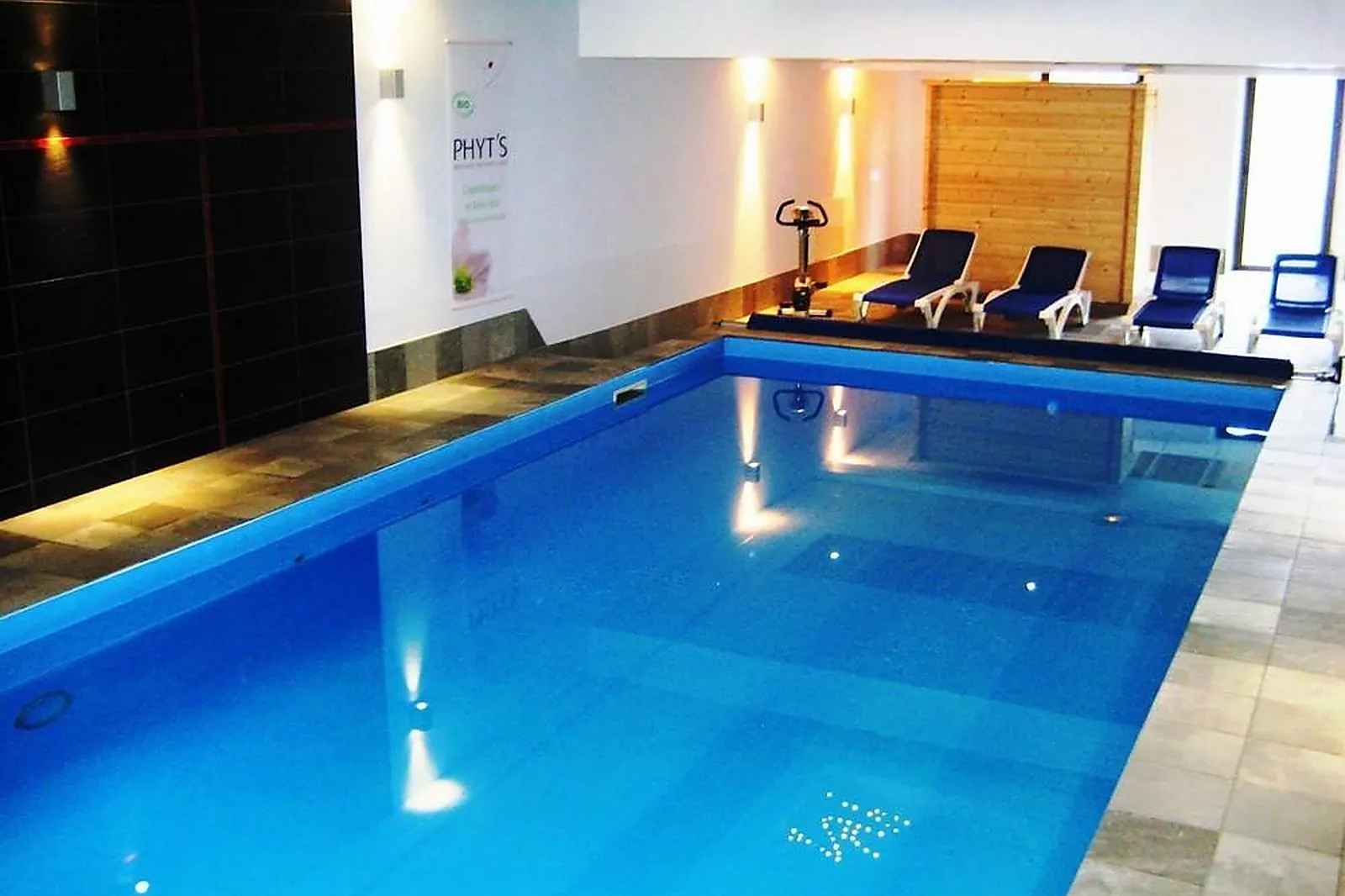 Lieux événementiels, HÔTEL-RESTAURANT AUX TROIS ROSES