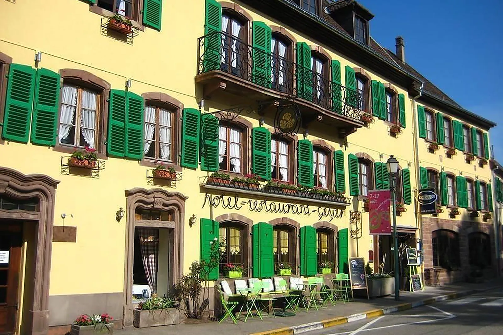 Lieux événementiels, HÔTEL-RESTAURANT AUX TROIS ROSES