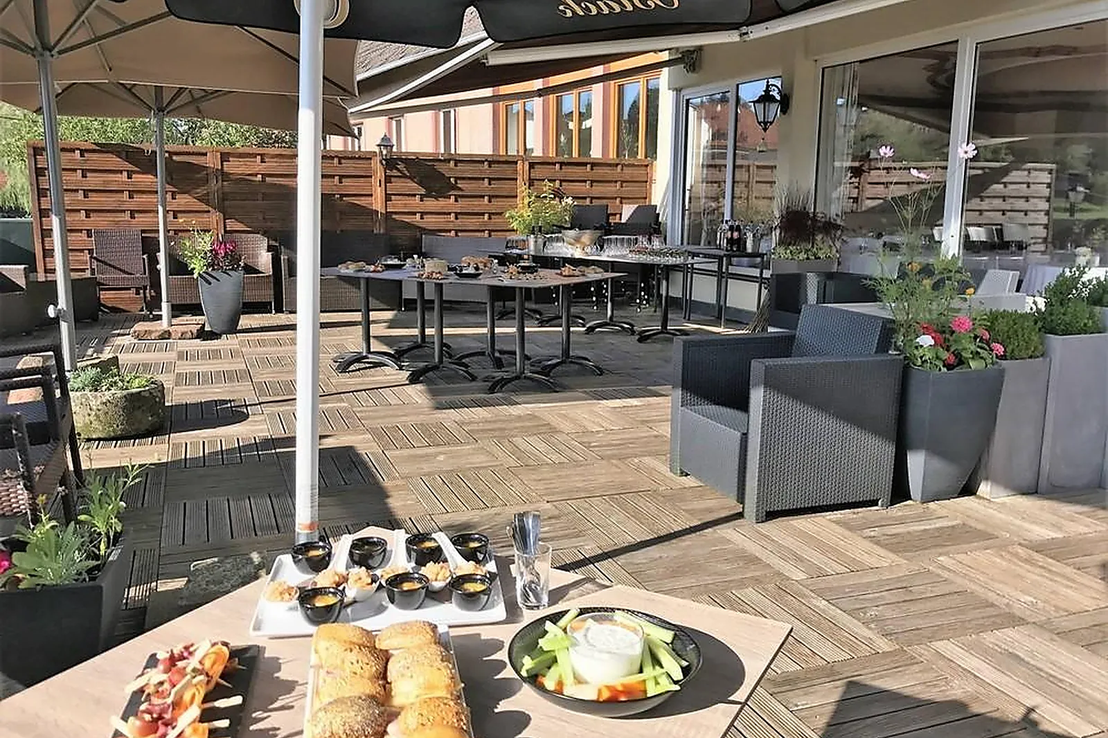 Lieux événementiels, HÔTEL-RESTAURANT AUX TROIS ROSES