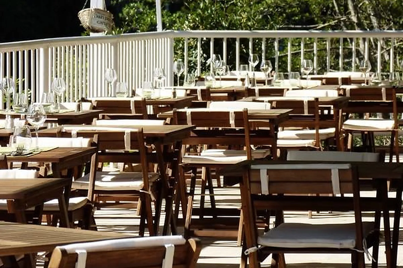 Lieux événementiels, HÔTEL RESTAURANT DES GROTTES
