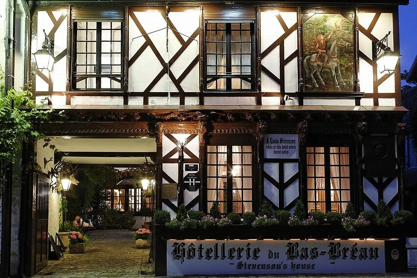 Lieux événementiels, HÔTELLERIE DU BAS BRÉAU