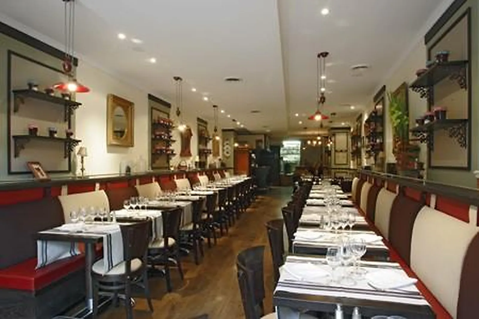 Lieux événementiels, HUGUETTE CAFÉ CANTINE DU BON VIVRE