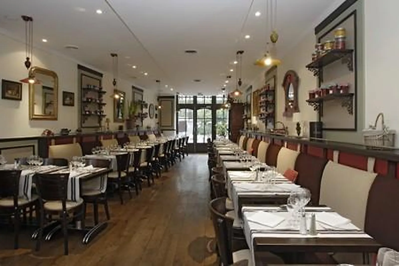 Lieux événementiels, HUGUETTE CAFÉ CANTINE DU BON VIVRE