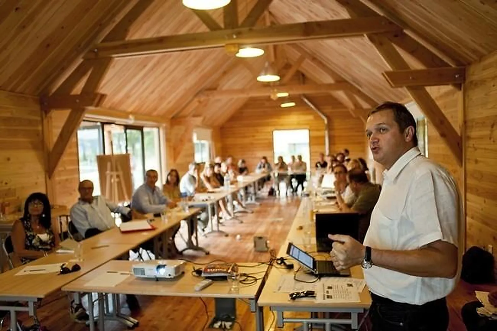 Lieux événementiels, HUTTOPIA SENONCHES