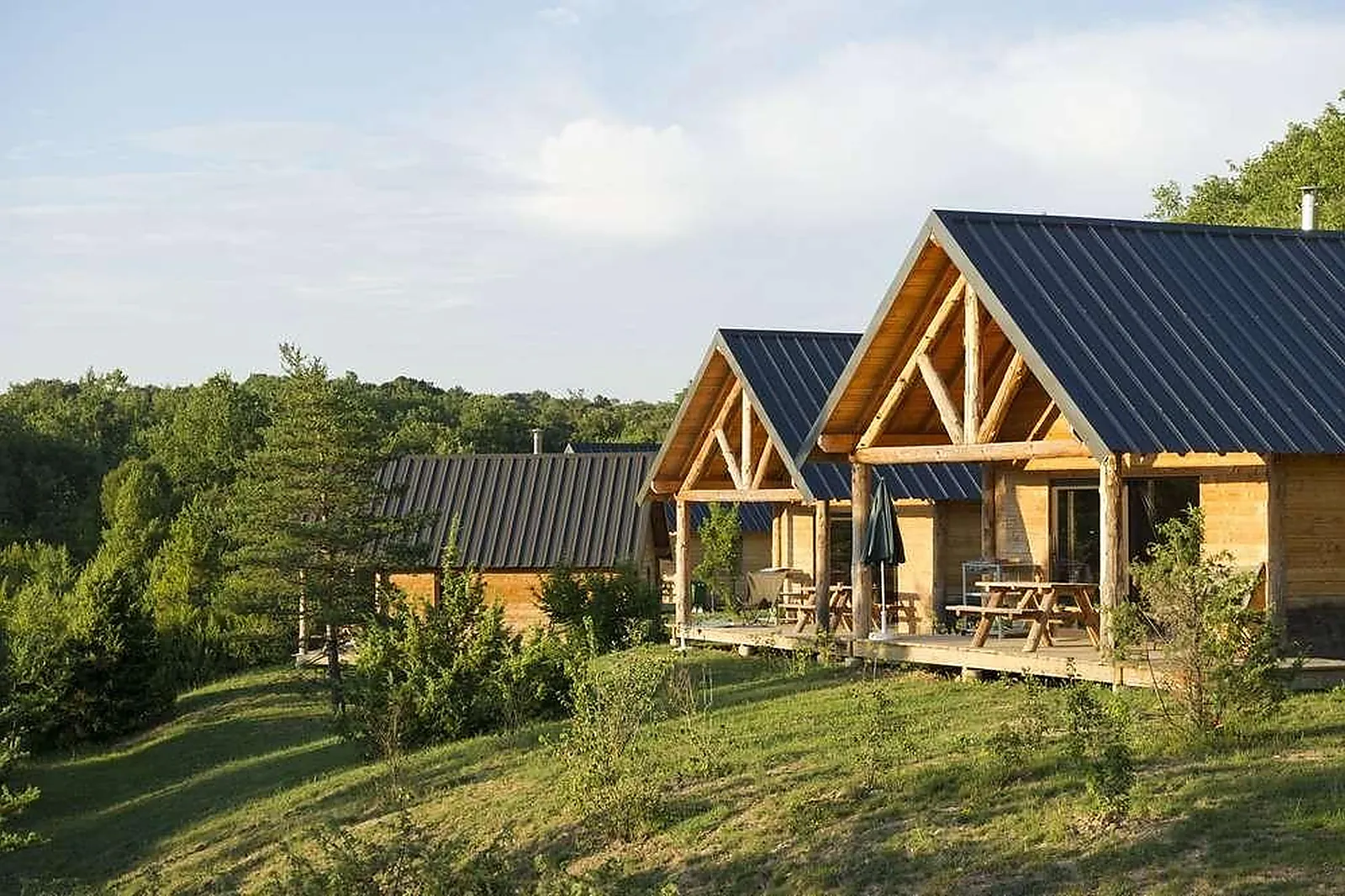 Lieux événementiels, HUTTOPIA SUD ARDÈCHE