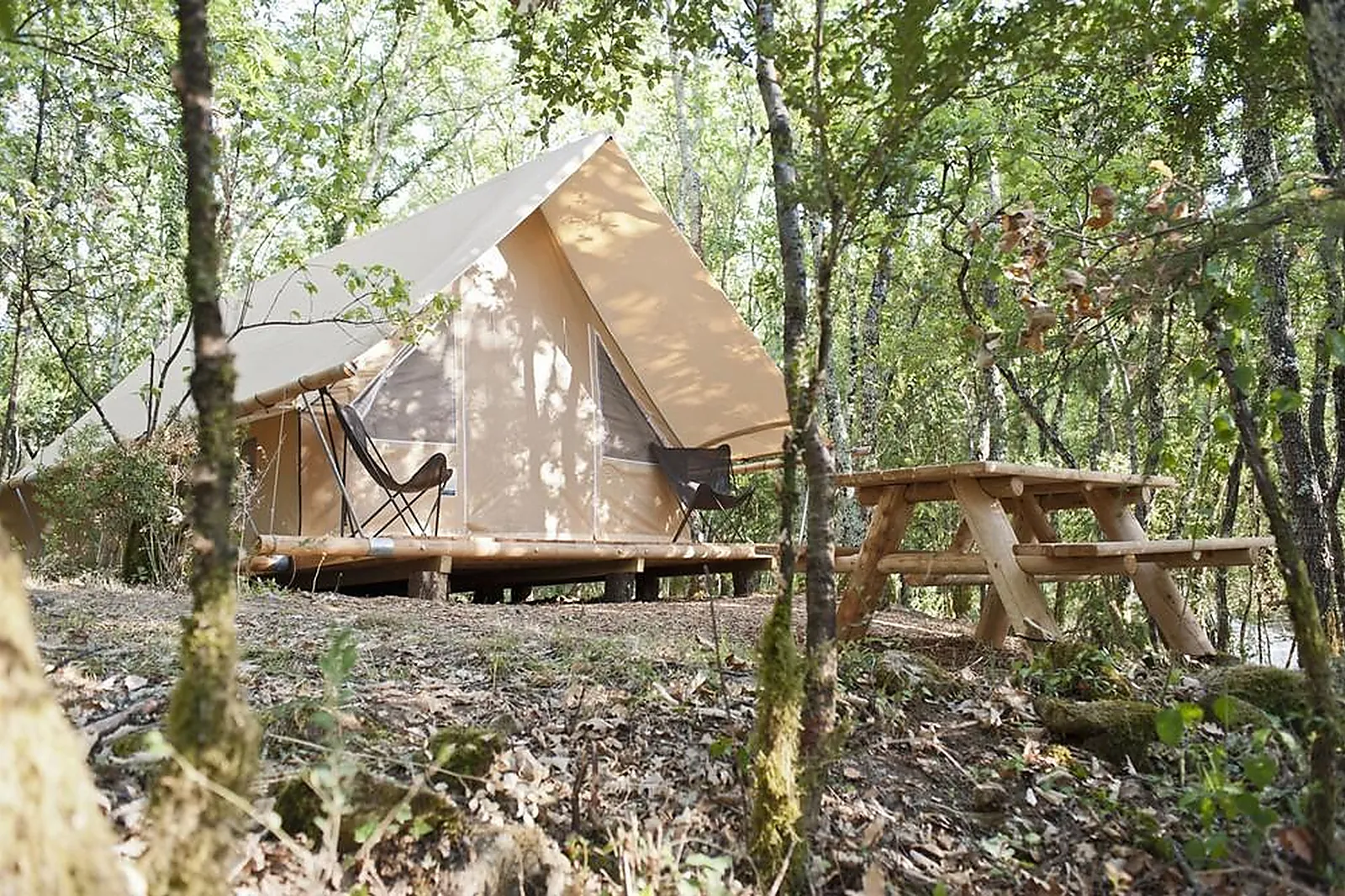 Lieux événementiels, HUTTOPIA SUD ARDÈCHE
