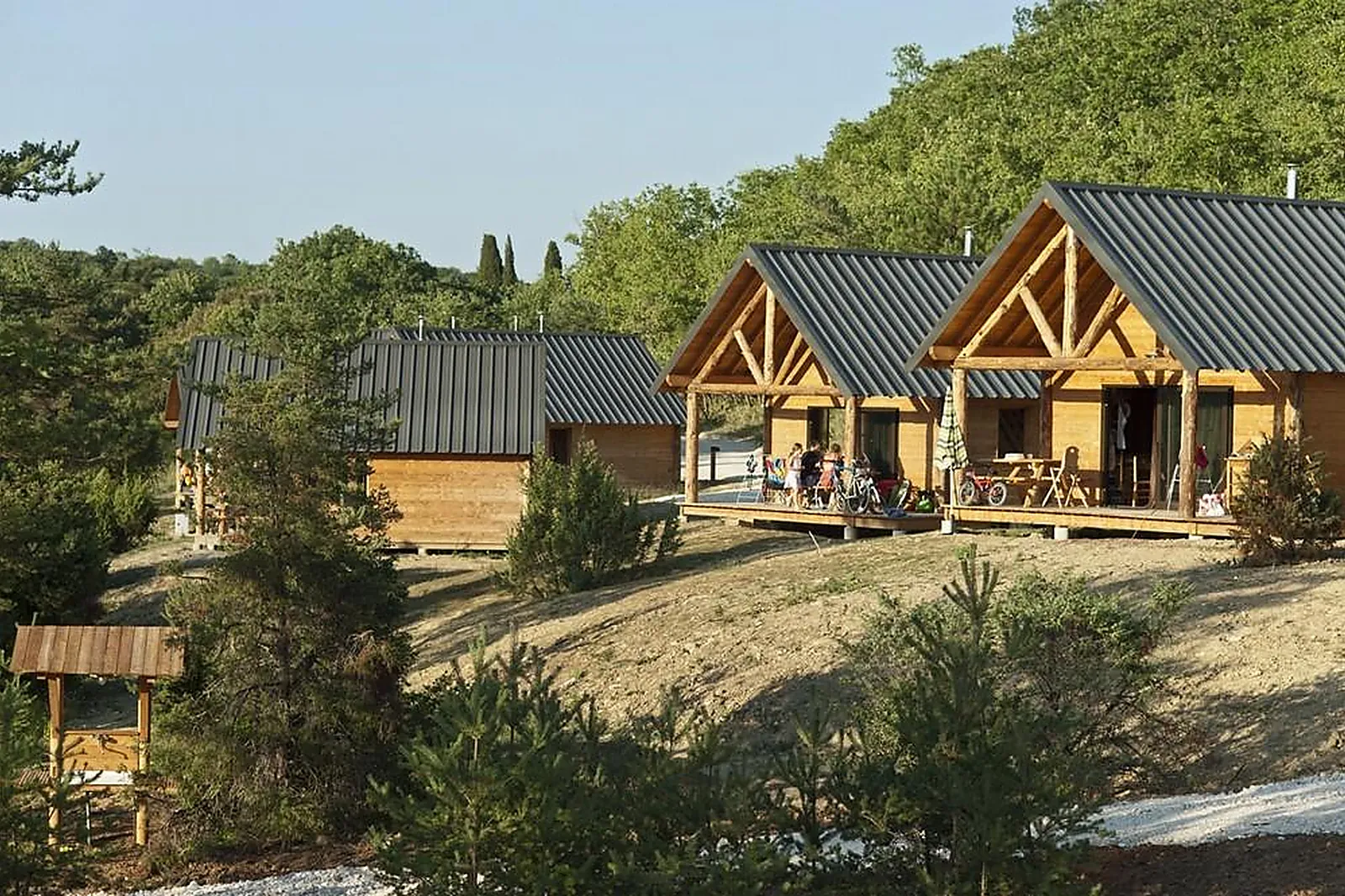 Lieux événementiels, HUTTOPIA SUD ARDÈCHE