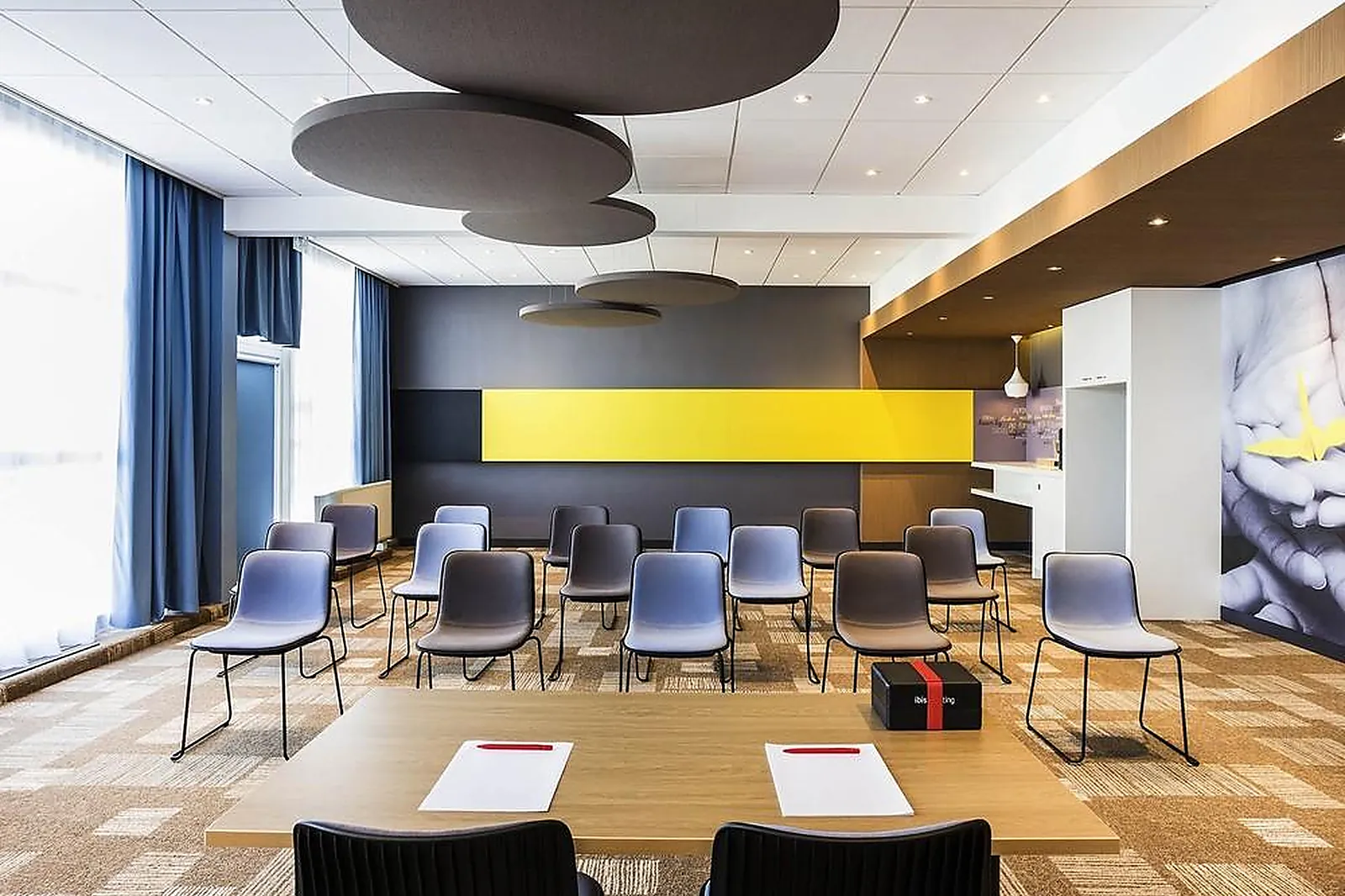 Lieux événementiels, IBIS BORDEAUX LE LAC