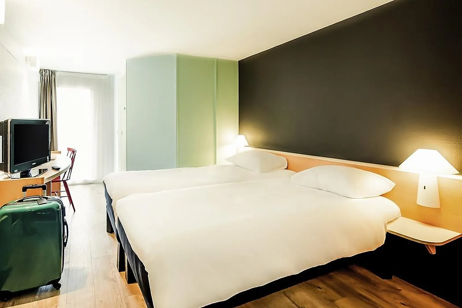 Lieux événementiels, IBIS BREST KERGARADEC AÉROPORT