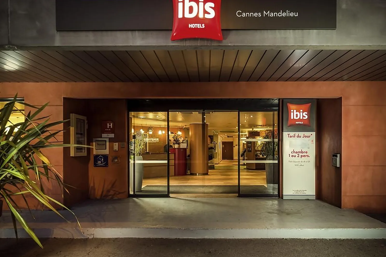 Lieux événementiels, IBIS CANNES MANDELIEU