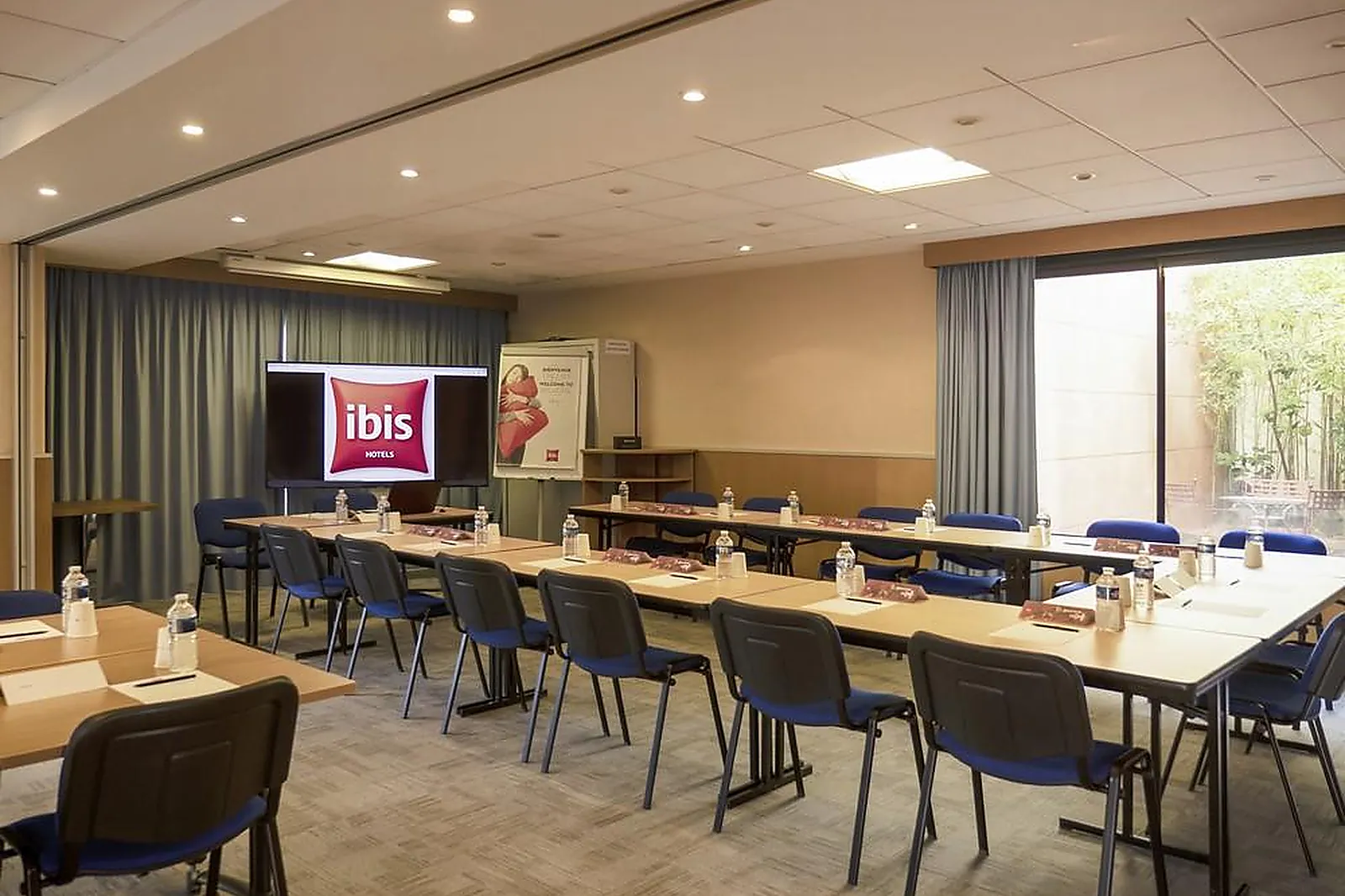 Lieux événementiels, IBIS CANNES MANDELIEU