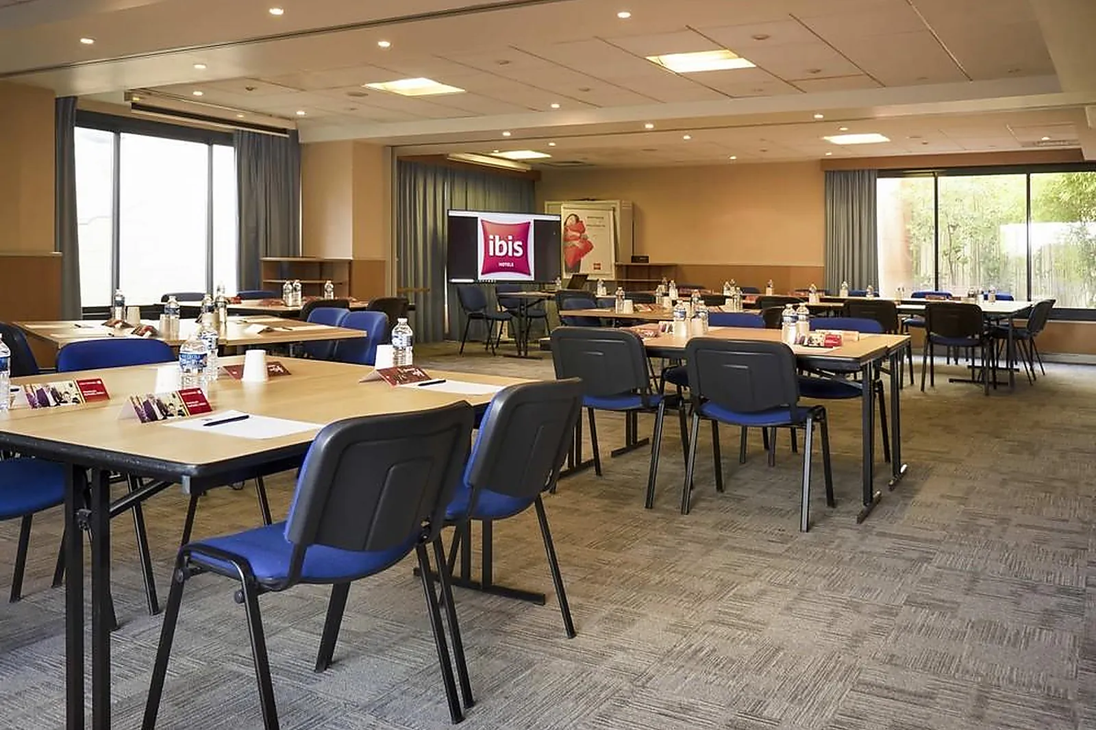 Lieux événementiels, IBIS CANNES MANDELIEU