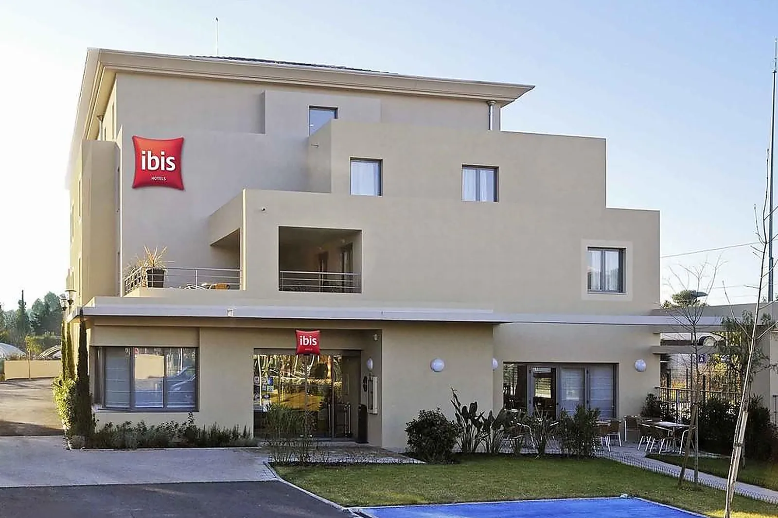 Lieux événementiels, IBIS CANNES MOUANS SARTOUX