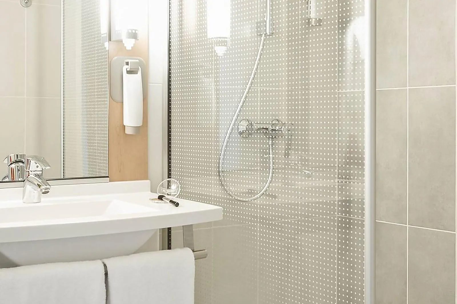 Lieux événementiels, IBIS CAVAILLON PORTES DU LUBERON