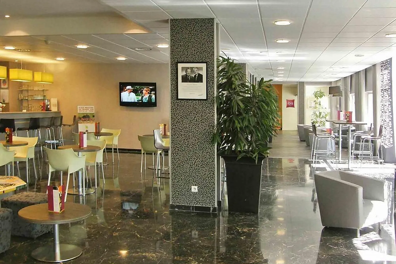 Lieux événementiels, IBIS CAVAILLON PORTES DU LUBERON