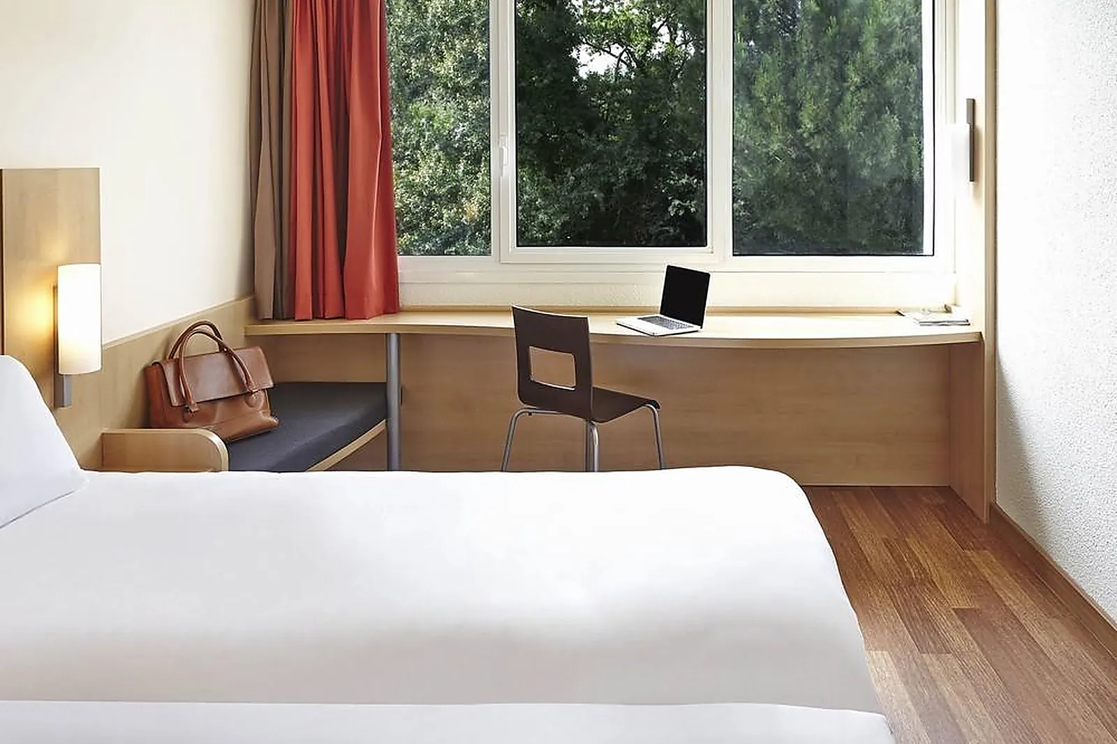 Lieux événementiels, IBIS CAVAILLON PORTES DU LUBERON