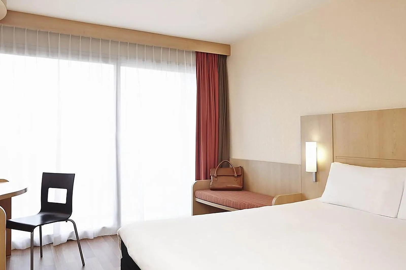 Lieux événementiels, IBIS CAVAILLON PORTES DU LUBERON