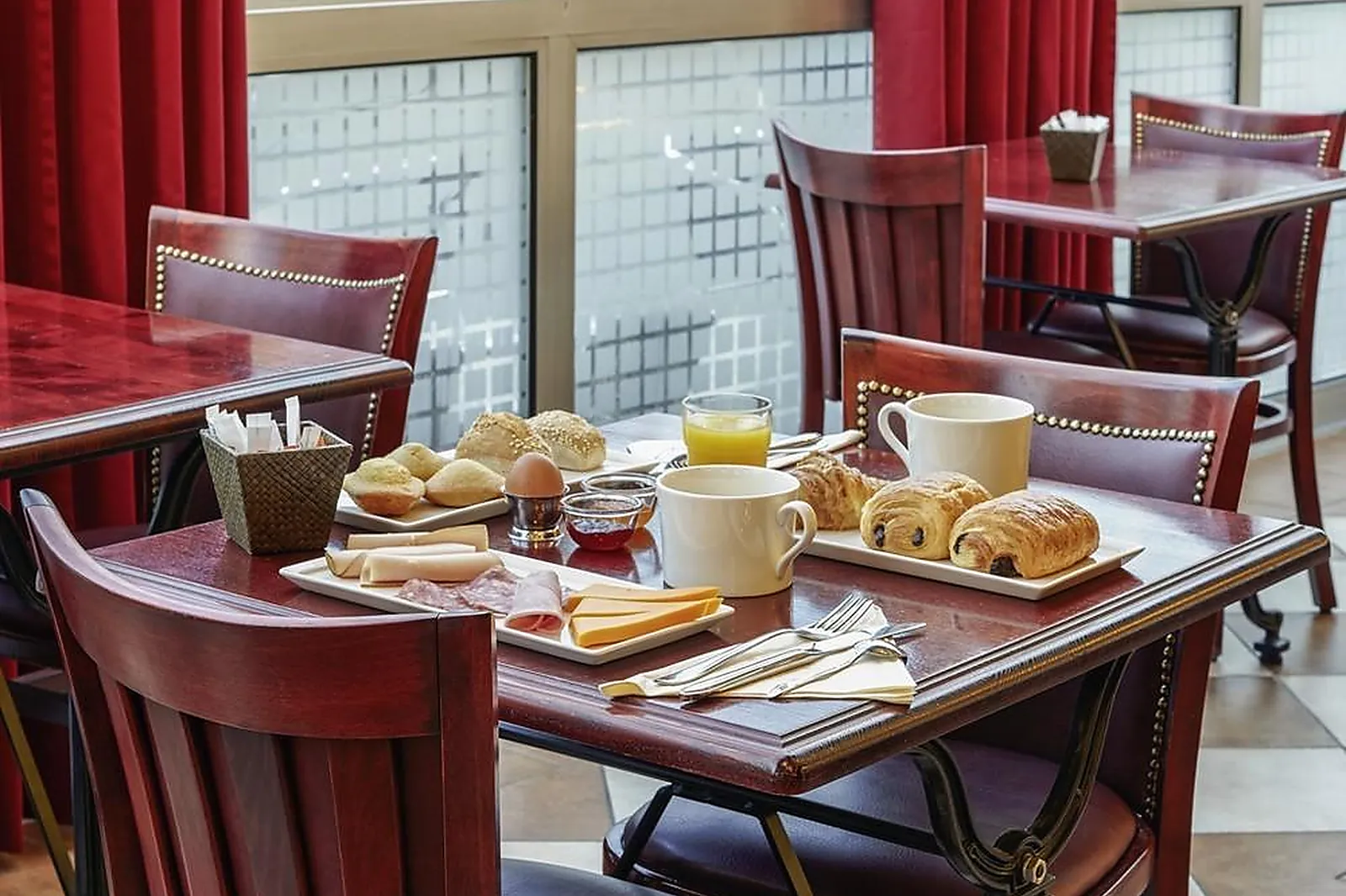 Lieux événementiels, IBIS CHARTRES OUEST LUCÉ