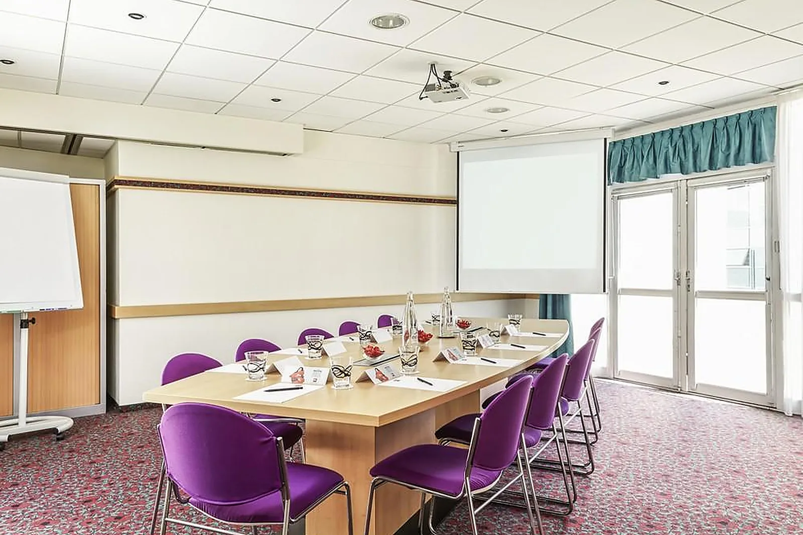 Lieux événementiels, IBIS CHARTRES OUEST LUCÉ