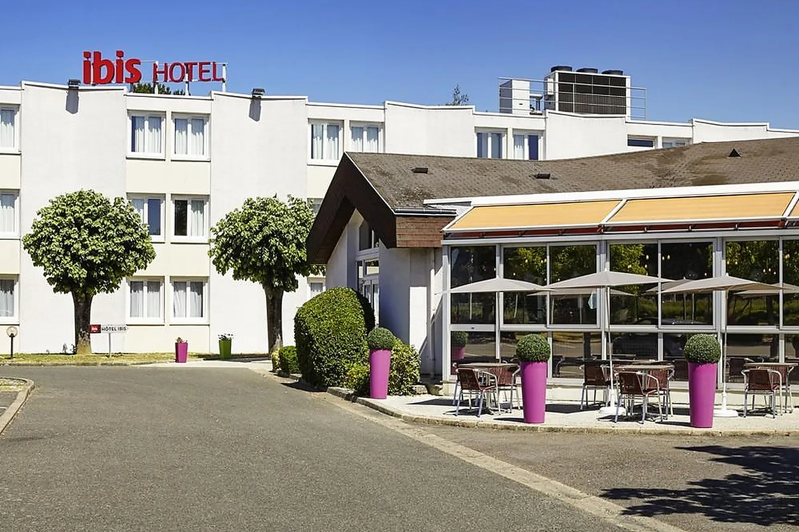 Lieux événementiels, IBIS CHARTRES OUEST LUCÉ