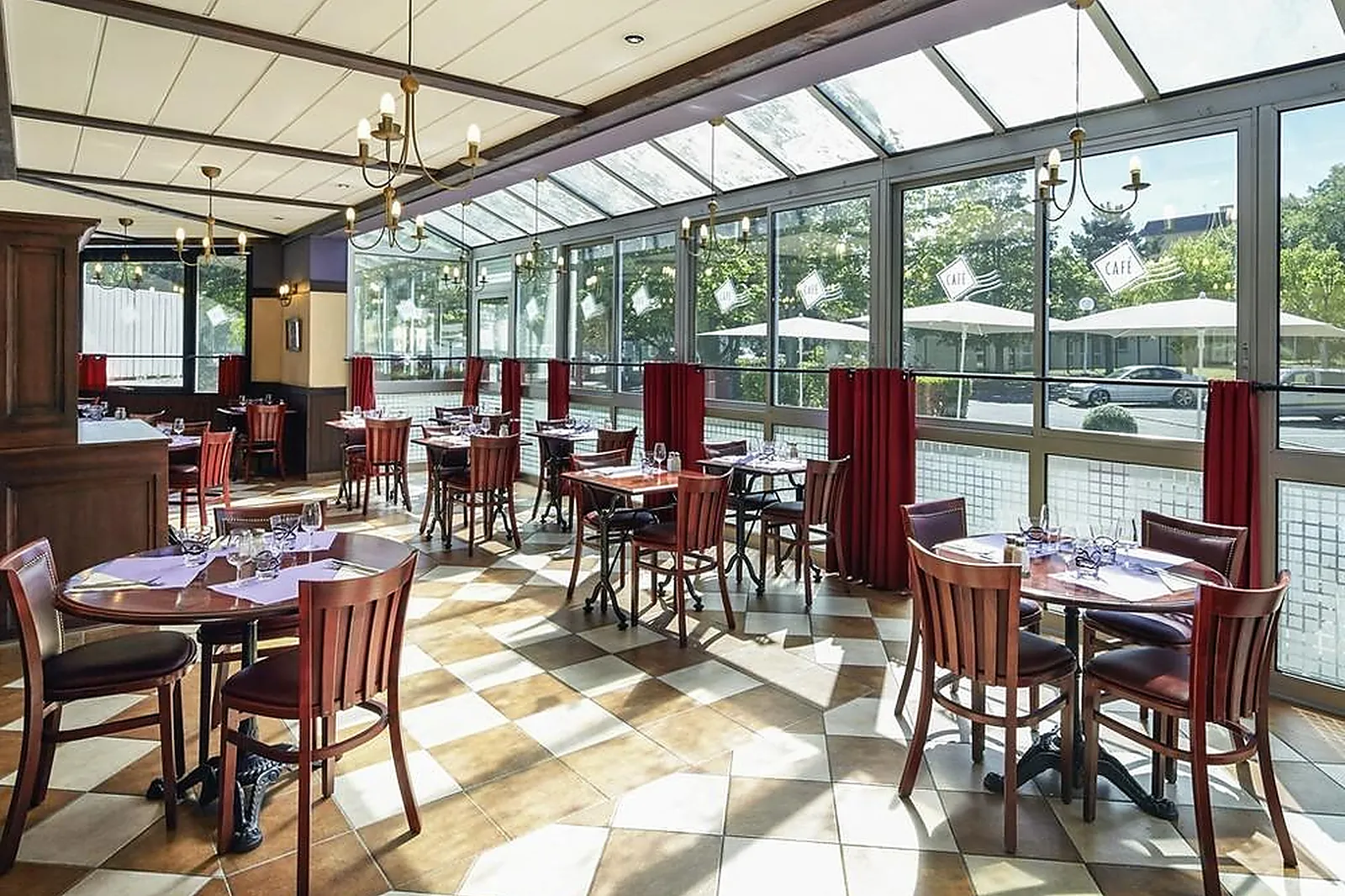 Lieux événementiels, IBIS CHARTRES OUEST LUCÉ