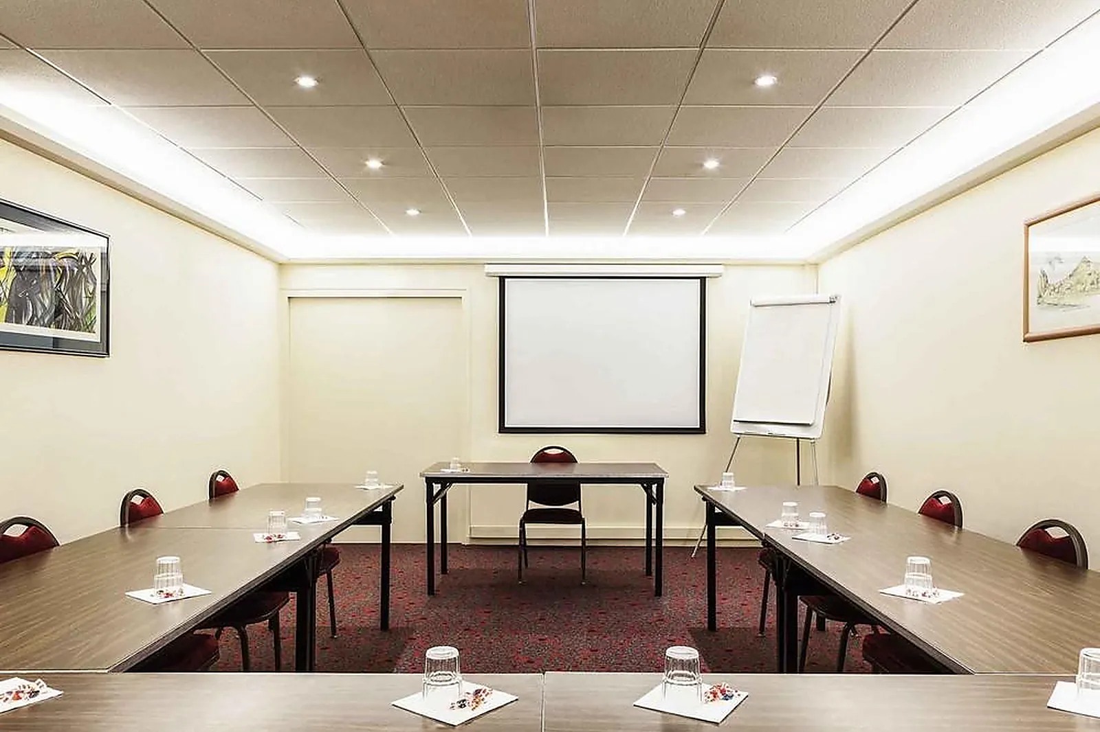 Lieux événementiels, IBIS CHÂTELLERAULT