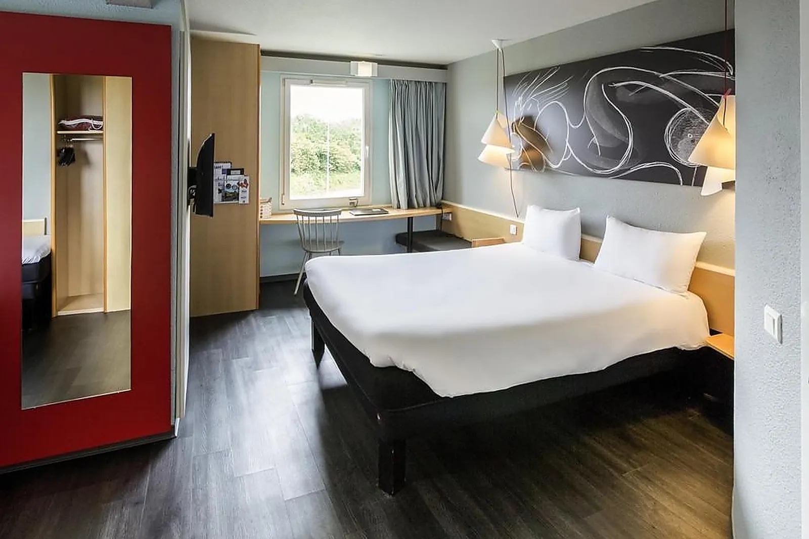 Lieux événementiels, IBIS CHERBOURG LA GLACERIE