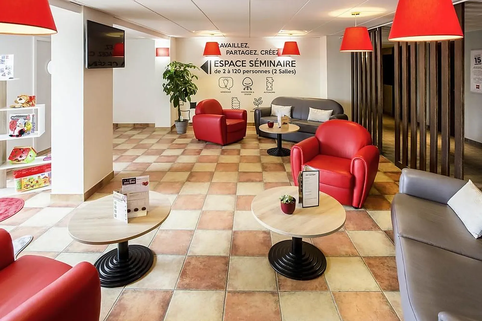 Lieux événementiels, IBIS CHERBOURG LA GLACERIE