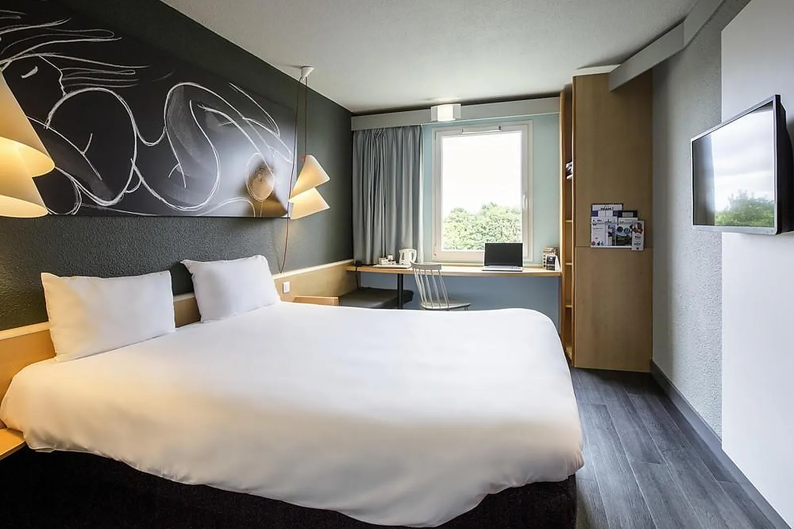 Lieux événementiels, IBIS CHERBOURG LA GLACERIE