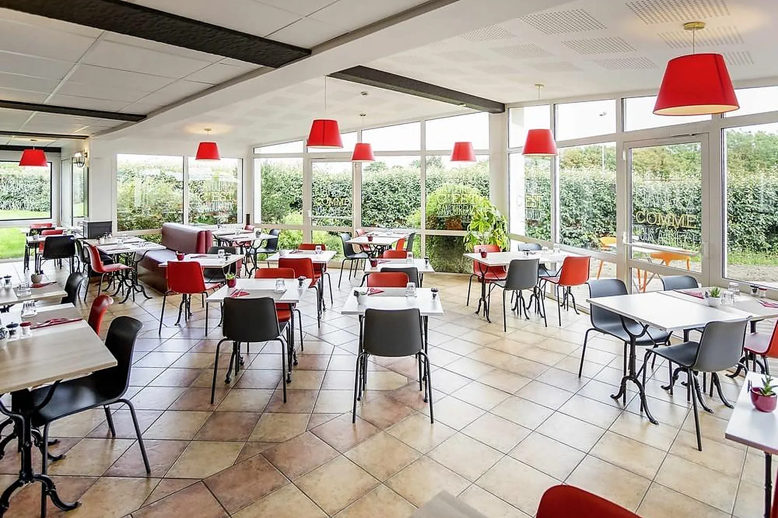 Lieux événementiels, IBIS CHERBOURG LA GLACERIE