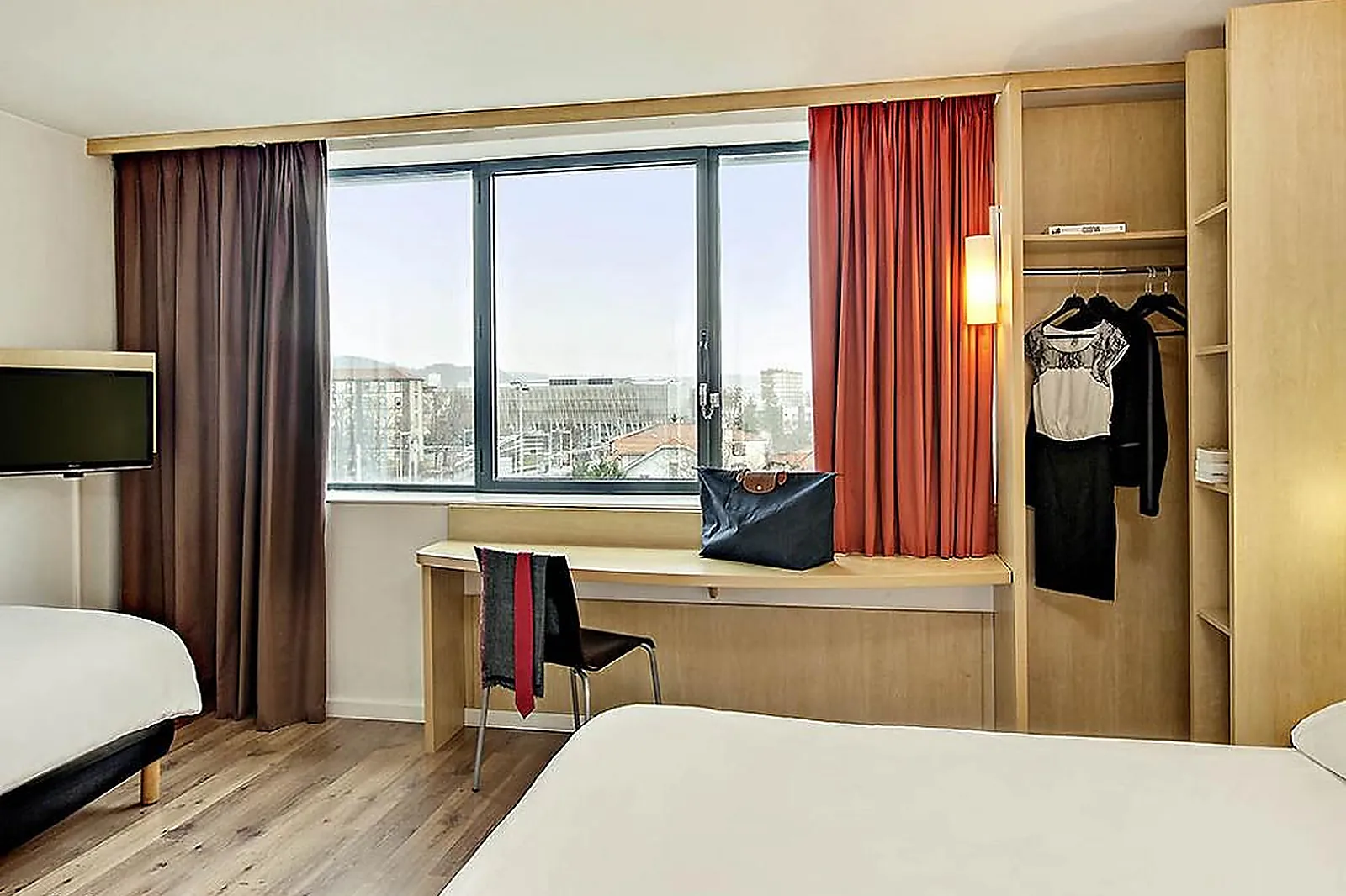 Lieux événementiels, IBIS CLERMONT FERRAND MONTFERRAND