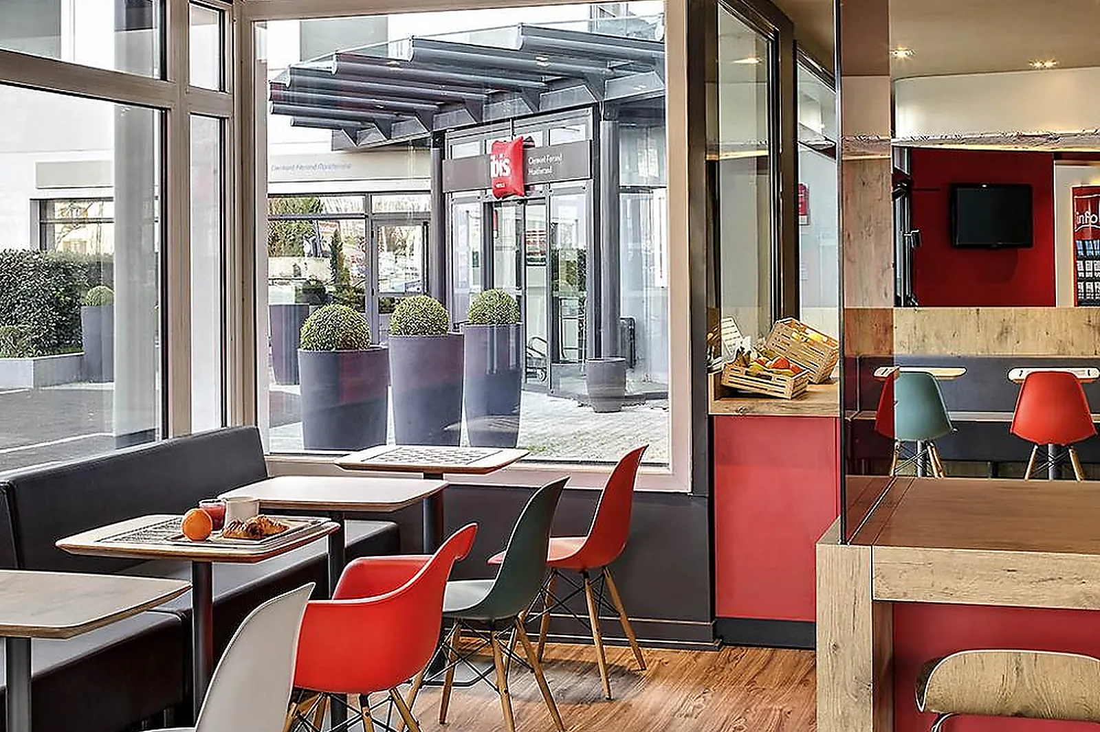 Lieux événementiels, IBIS CLERMONT FERRAND MONTFERRAND