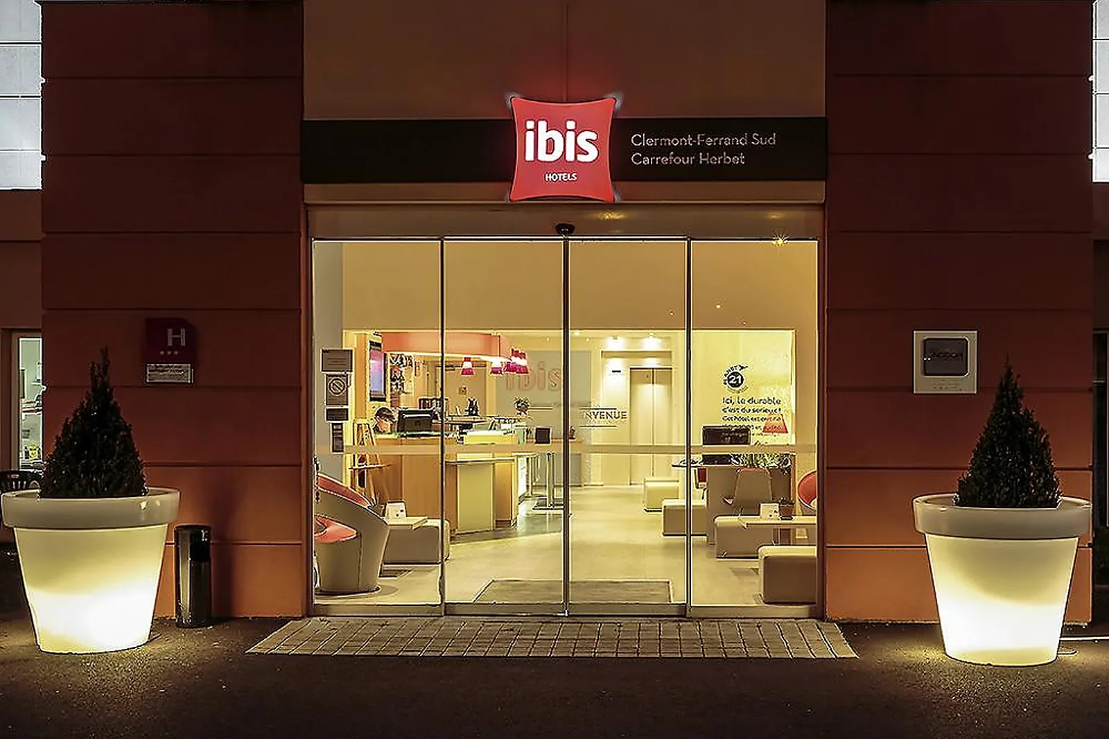Lieux événementiels, IBIS CLERMONT FERRAND SUD CARREFOUR HERBET