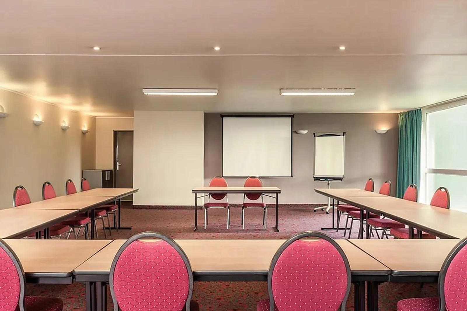 Lieux événementiels, IBIS COMPIÈGNE