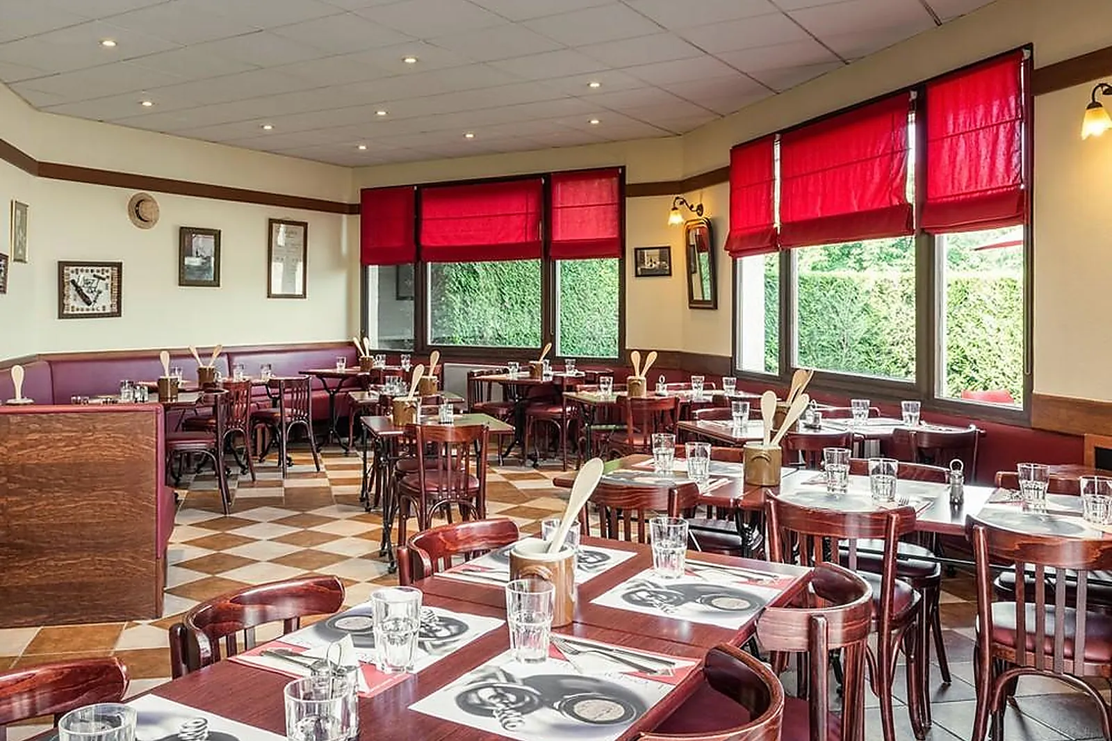 Lieux événementiels, IBIS COMPIÈGNE