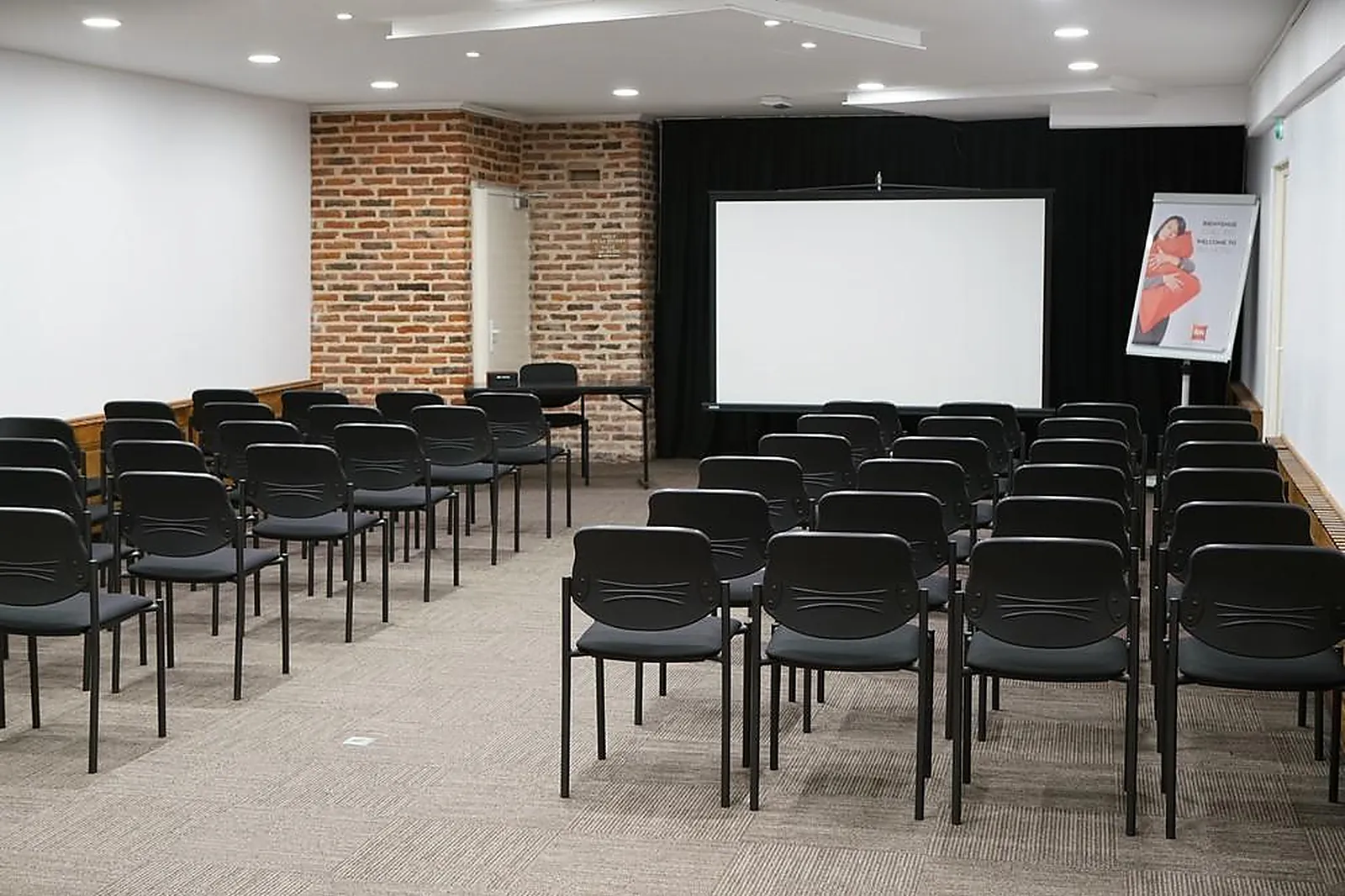 Lieux événementiels, IBIS DOUAI