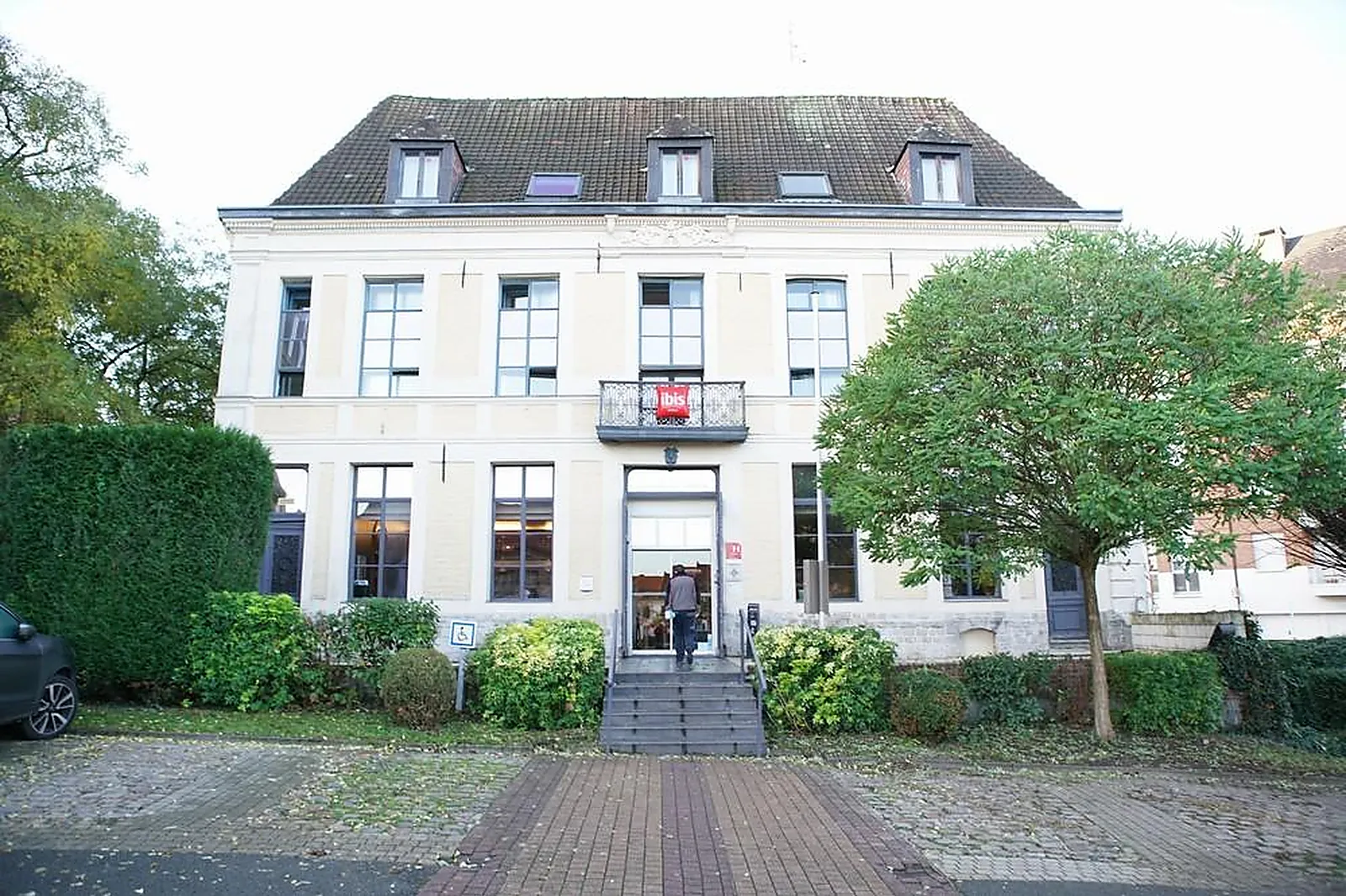 Lieux événementiels, IBIS DOUAI