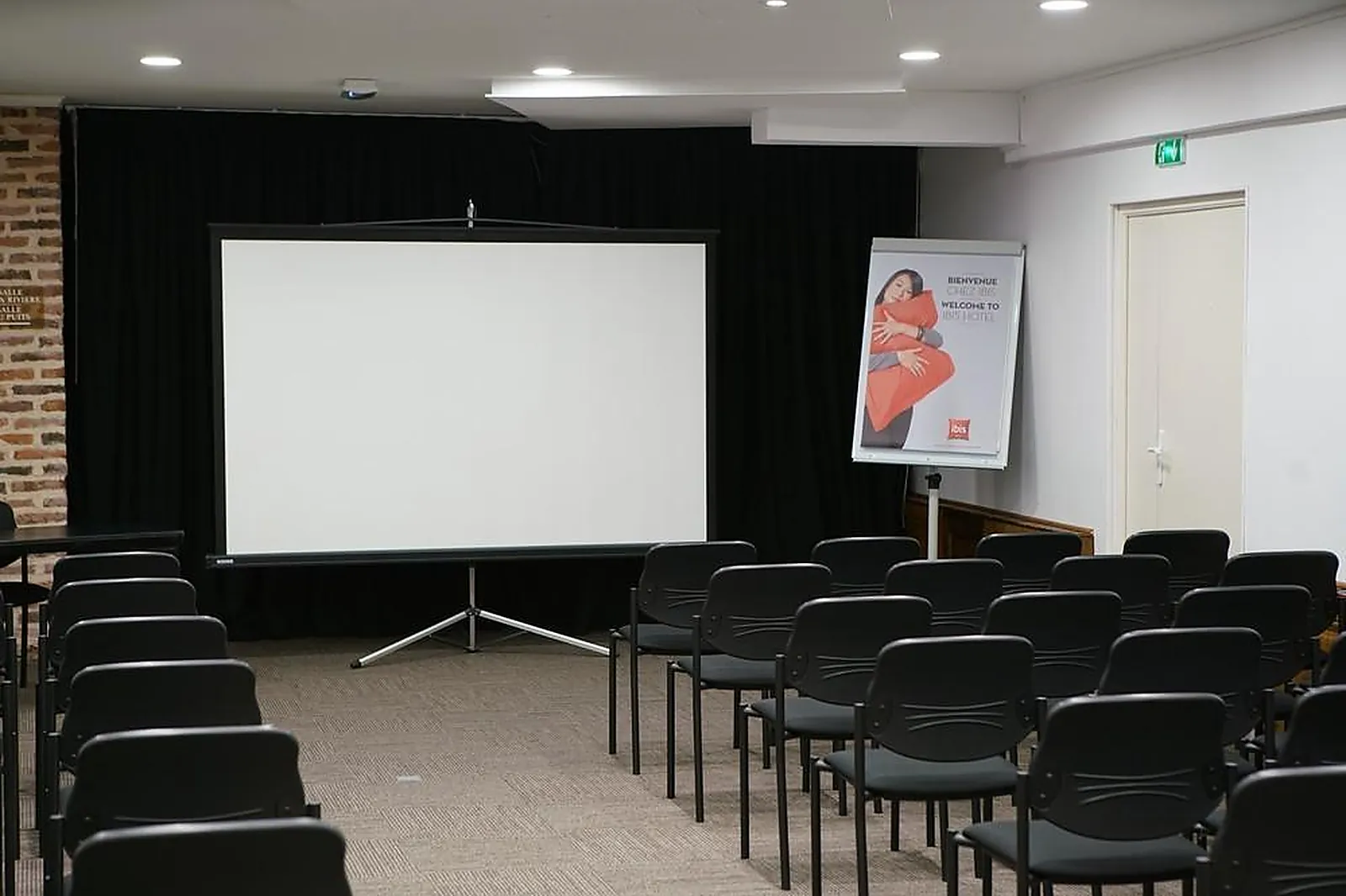 Lieux événementiels, IBIS DOUAI