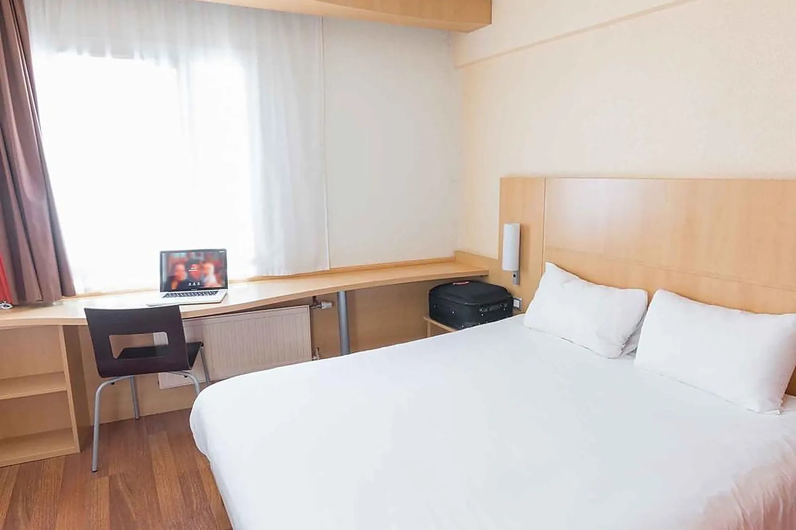 Lieux événementiels, IBIS DUNKERQUE CENTRE