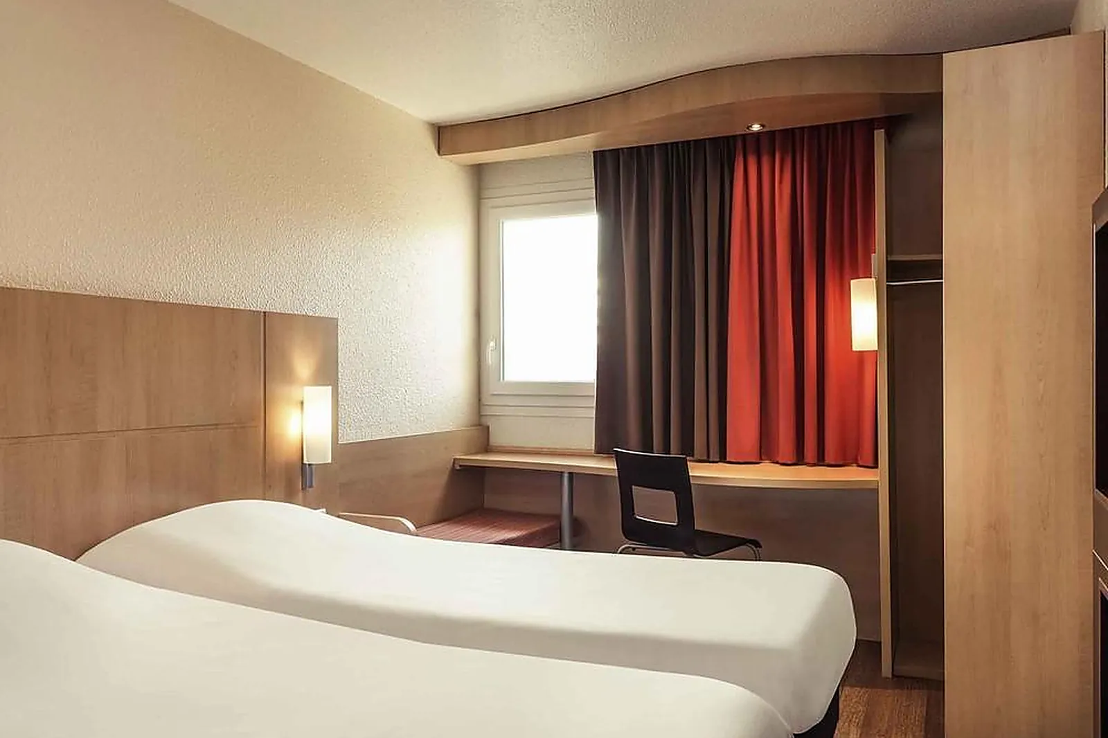 Lieux événementiels, IBIS EPINAY SUR SEINE